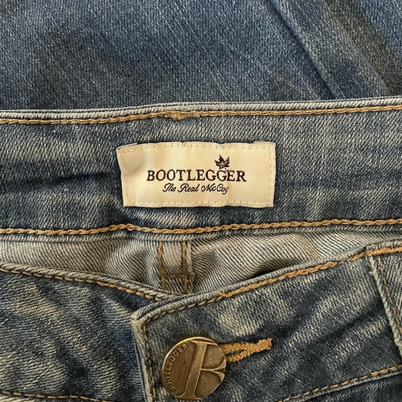 Bootlegger Boyfriend Jeans with Distressing Size 27x28 - Picture 7 of 8